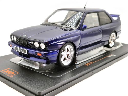 BMW E30 M3 (1989) -  Ixo - 1:18