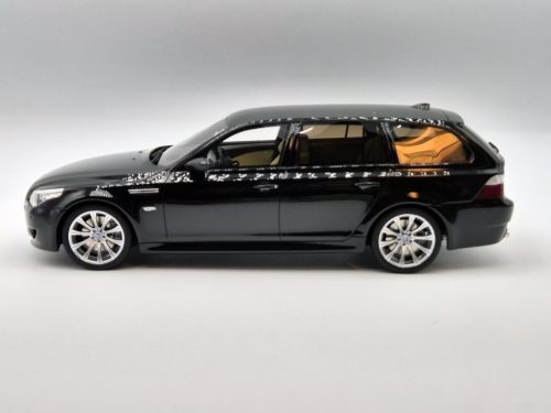 BMW E61 M5 Touring (2005) -  Otto - 1:18 1/18 modellautó modell autó