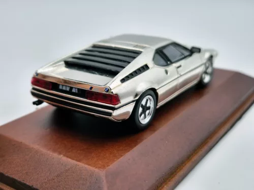 BMW M1 - króm -  Edicola - 1:43