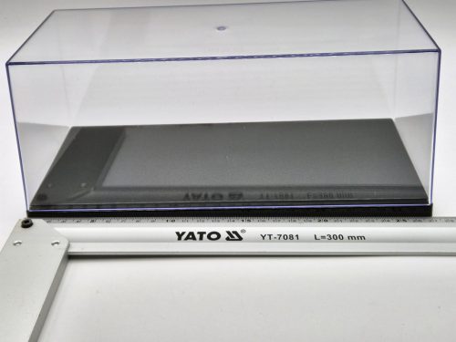 Vitrin - display 1:24 méretű modellautóhoz (27 x 12.5 x 11cm) - Triple9