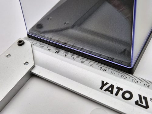 Vitrin - display 1:24 méretű modellautóhoz (27 x 12.5 x 11cm) - Triple9