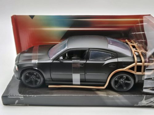 Dom's Dodge Charger SRT8 (2006) - Fast & Furious - Halálos Iramban -  Jada Toys - 1:24