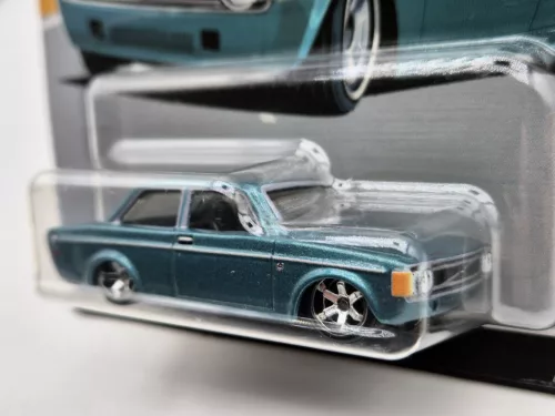 Hot Wheels Premium - Volvo 142 GL (1973) -  Hotwheels - 1:64