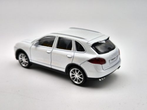 Porsche Cayenne - fehér (2014) -  RMZ City - 1:43
