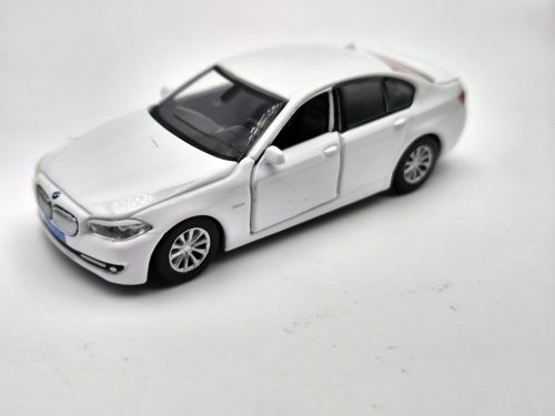 BMW F10 - fehér -  Tiny Toys - 1:64