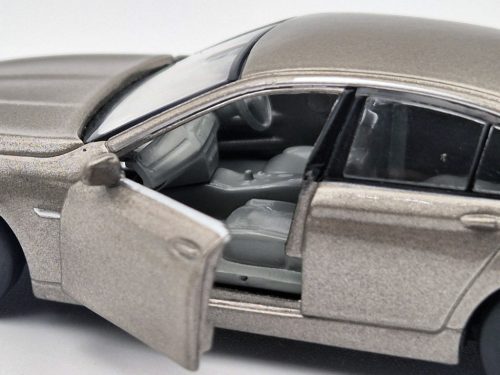 BMW F10 - arany -  Tiny Toys - 1:64