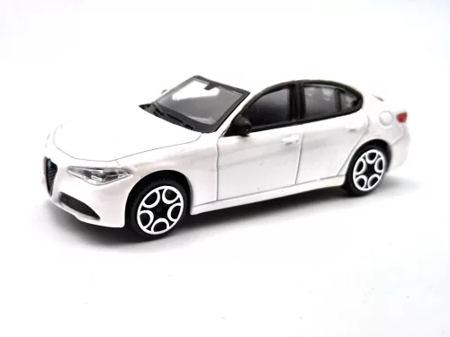 Alfa Romeo Giulia (2016) - fehér -  Bburago - 1:43