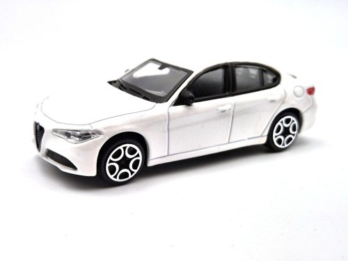 Alfa Romeo Giulia (2016) - fehér -  Bburago - 1:43