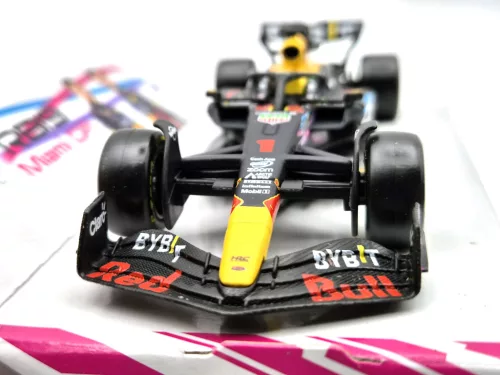 Red Bull RB19 Team Oracle F1 #1 (2023) - Miami GP - Max Verstappen -  Bburago - 1:43