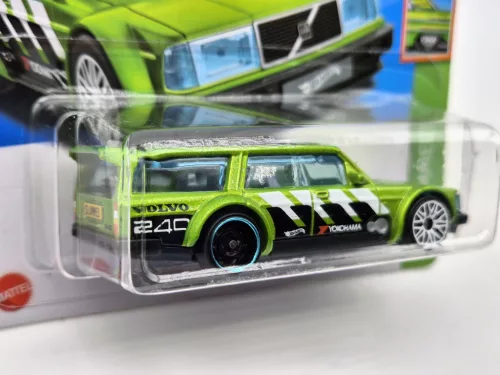 HW Slammed - 4/5 - Volvo 240 Drift Wagon -  Hotwheels - 1:64