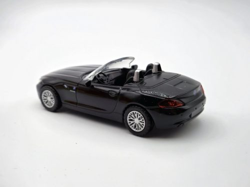 BMW Z4 (2018) - fekete - Rastar - 1:43