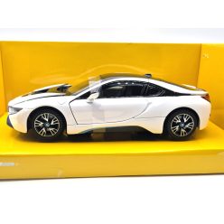 BMW i8 (2015) - fehér - Rastar - 1:24