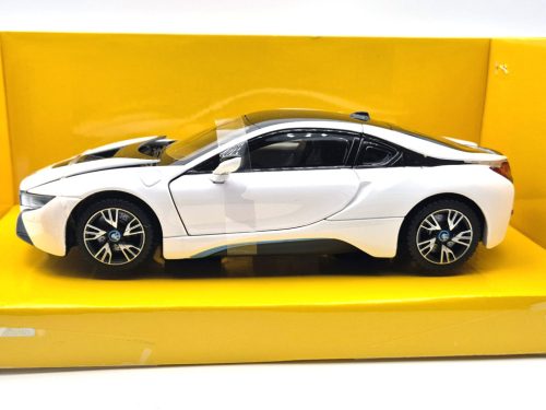 BMW i8 (2015) - fehér - Rastar - 1:24