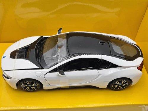 BMW i8 (2015) - fehér - Rastar - 1:24
