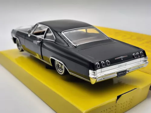 Chevrolet Impala SS 396 coupe low rider (1965) -  Welly - 1:24