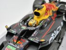 Red Bull RB18 Team Oracle F1 #1 (2022) - Max Verstappen - PILÓTÁVAL -  Bburago - 1:24