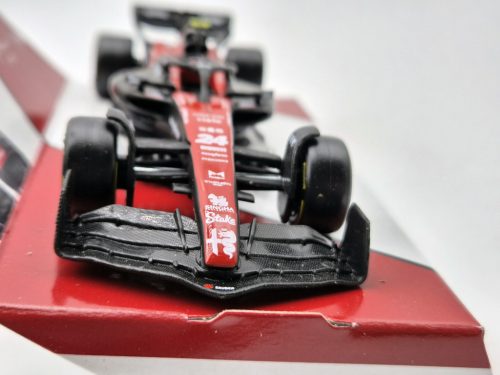 Alfa Romeo C43 Team Stake F1 #24 (2023) - Guanyu Zhou -  Bburago - 1:43