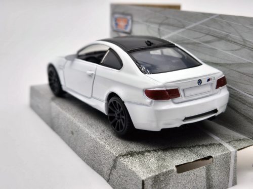 BMW E92 M3 - fehér -  Motormax - 1:43