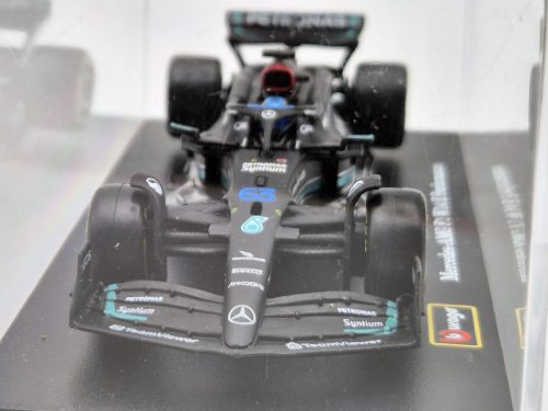Mercedes-AMG Petronas Team W14 F1 #63 (2023) - George Russel - PILÓTÁVAL -  BBurago - 1:43 - kis hibával