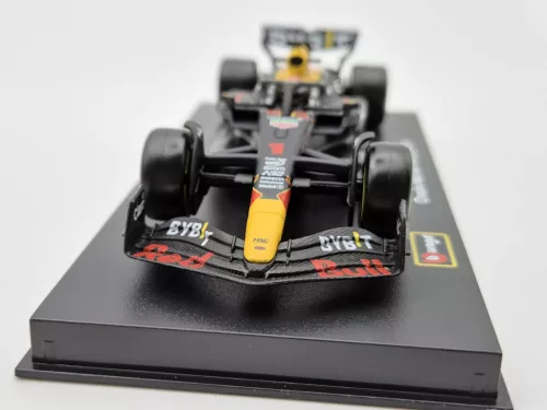 Red Bull RB19 Team Oracle F1 #1 (2023) - Max Verstappen - PILÓTÁVAL -  BBurago - 1:43