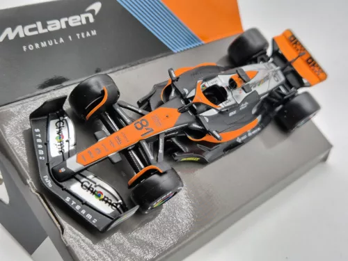 McLaren MCL60 F1 #81 (2023) - British GP 4th - Oscar Piastri -  BBurago - 1:43
