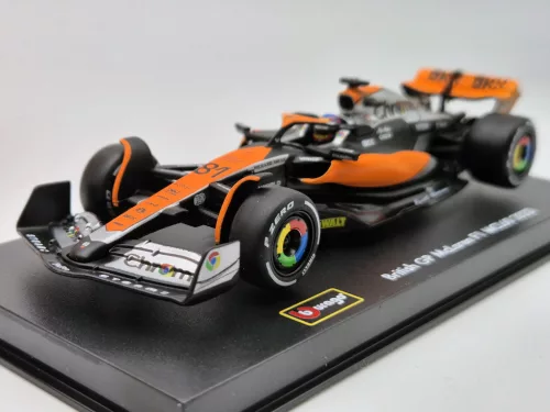 McLaren MCL60 F1 #81 (2023) - British GP 4th - Oscar Piastri - PILÓTÁVAL -  BBurago - 1:43