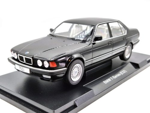 BMW E32 730i (1992) - MCG - 1:18 1/18 modellautó modell autó