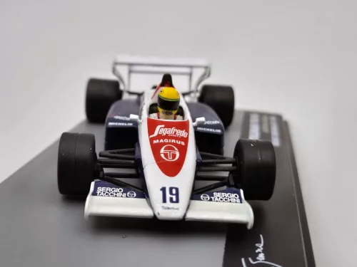 Toleman TG184 F1 #19 (1984) - Great Britain GP - Ayrton Senna - PILÓTÁVAL -  Edicola - 1:43