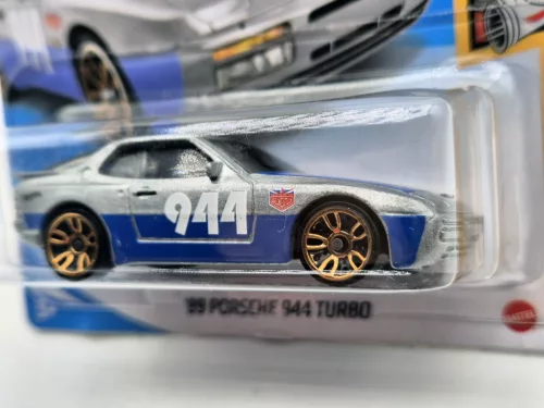 Hot Wheels Porsche 944 Turbo (1989) - HW Turbo 2/5
