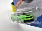 Ford Mustang Boss 302 (2013) - zöld/fekete -  Maisto - 1:64