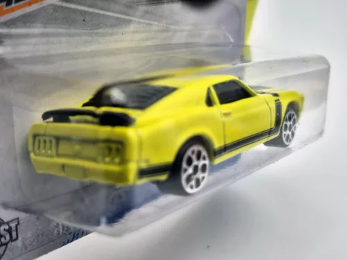 Ford Mustang Boss 302 (2013) - sárga/fekete -  Maisto - 1:64