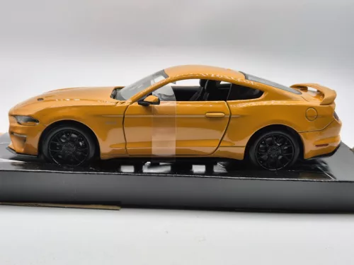 Ford Mustang GT (2018) - narancs	1:24