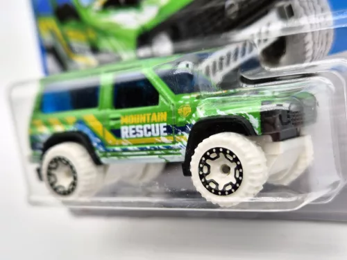 Hot Wheels Nissan Patrol Custom - HW First Response 5/10 - 34/250 -  Hot Wheels - 1:64