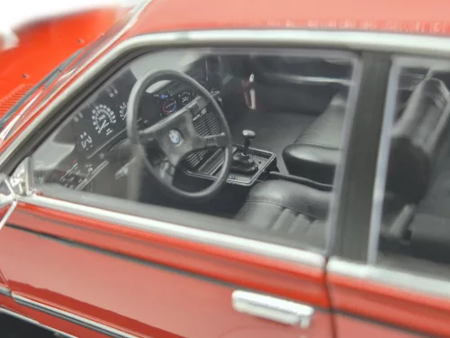 BMW E24 635 CSi coupe (1984) 1:18 1/18 Solido modellautó modell autó