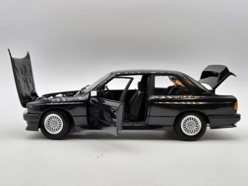 BMW E30 M3 - Minichamps - 1:18  - használt