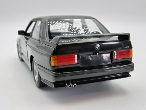 BMW E30 M3 - Minichamps - 1:18  - használt