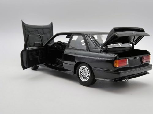 BMW E30 M3 - Minichamps - 1:18  - használt