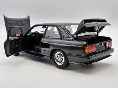 BMW E30 M3 - Minichamps - 1:18  - használt