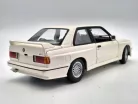 BMW E30 M3 (1987) - fehér -  Minichamps - 1:18
