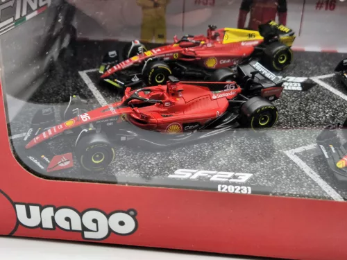 Ferrari F1 szett - 2023 SF-23 Charles Leclerc - 2023 SF-23 Carlos Sainz (Monza) - 2022 F1-75 Charles Leclerc (Monza) - 2022 F1-75 Carlos Sainz  -  Burago - 1:43