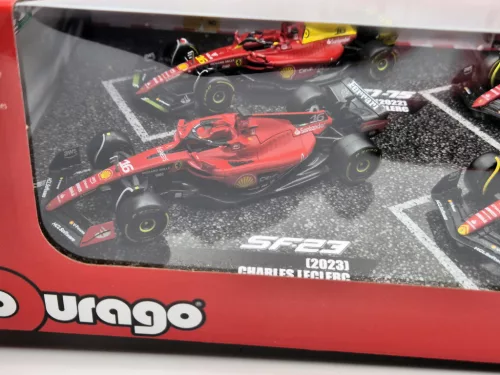 Ferrari F1 szett - 2023 SF-23 Charles Leclerc - 2023 SF-23 Carlos Sainz (Monza) - 2022 F1-75 Charles Leclerc (Monza) - 2022 F1-75 Carlos Sainz  -  Burago - 1:43