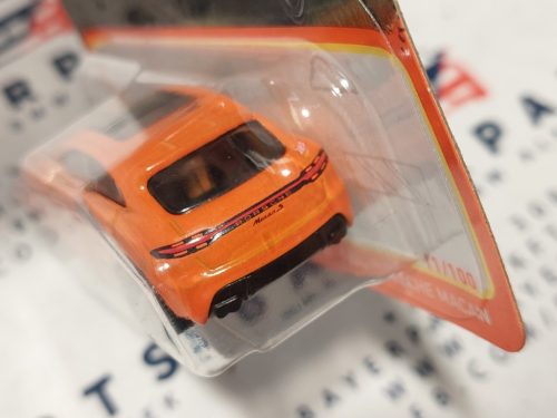 Porsche Macan (2022) - 11/100 - bliszteres -  Matchbox - 1:64