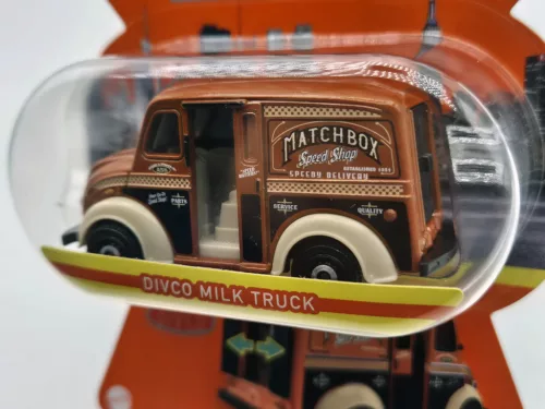 Matchbox Moving Parts - Divco Milk Truck -  Matchbox - 1:64