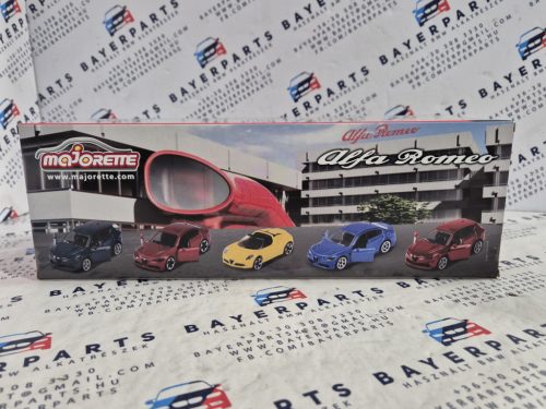 Alfa Romeo szett (5db) - 4C Spider - Giulia Quadrifoglio - Tonale -  Majorette - 1:64