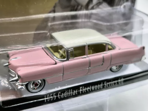 Cadillac Fleetwood Series 60 (1955) - Elvis Presley - rózsaszín/fehér -  Greenlight - 1:64