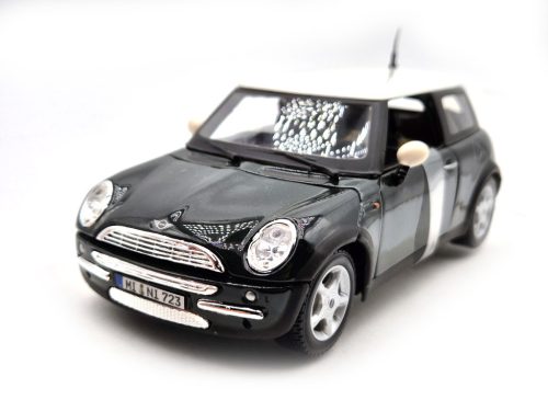 Mini Cooper (2006) - sötétzöld -  Maisto - 1:24