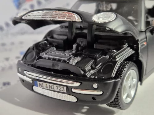 Mini Cooper (2006) - fekete -  Maisto - 1:24
