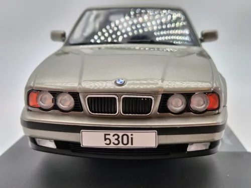BMW E34 (1991) Touring -  MCG - 1:18