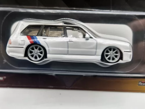 Hot Wheels Elite 64 BMW 318i Touring (1990) -  Hot Wheels - 1:64
