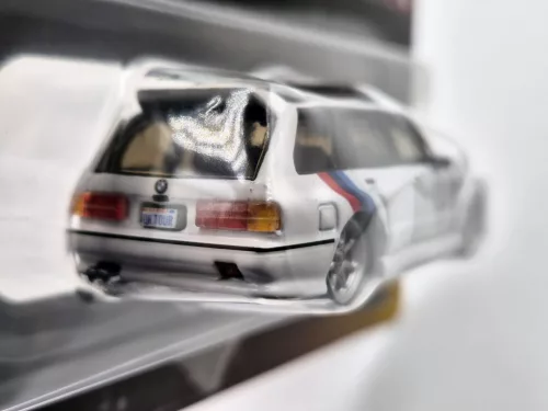 Hot Wheels Elite 64 BMW 318i Touring (1990) -  Hot Wheels - 1:64